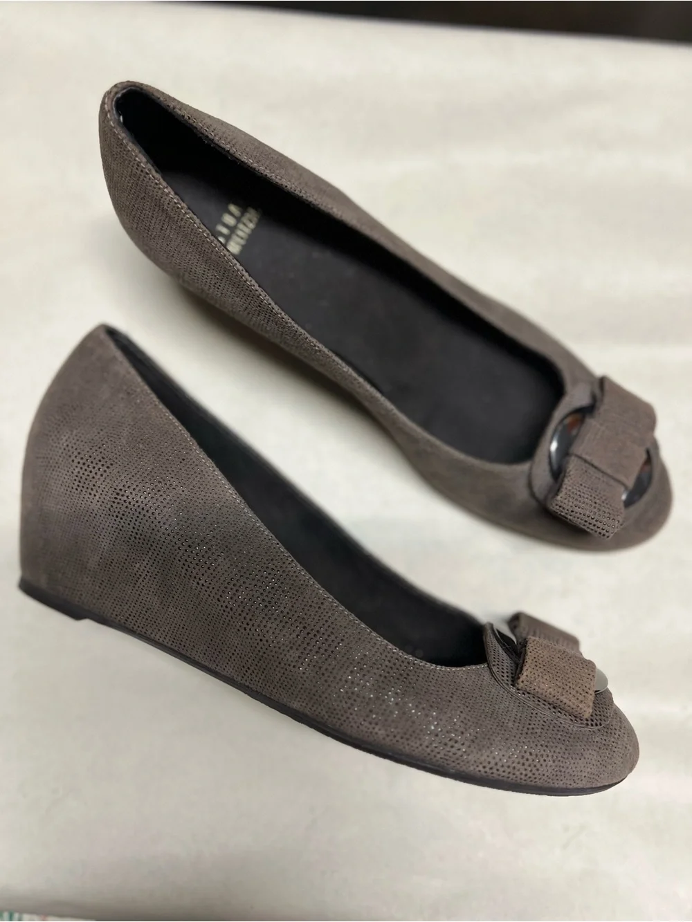 Stuart Weitzman Proper Goosebumps Bow Brown Pumps Wedges Women’s Size 8